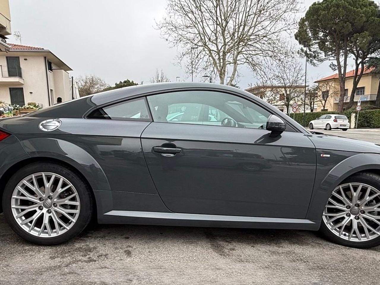 Audi Coupe TT Coupe 1.8 TFSI Design #9929
