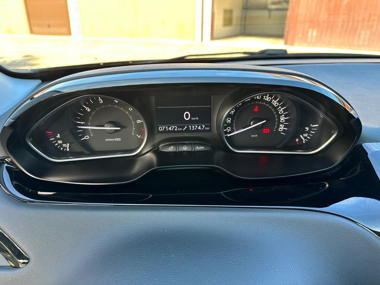 Peugeot 208 Allure 1.4 95 VTI #6873