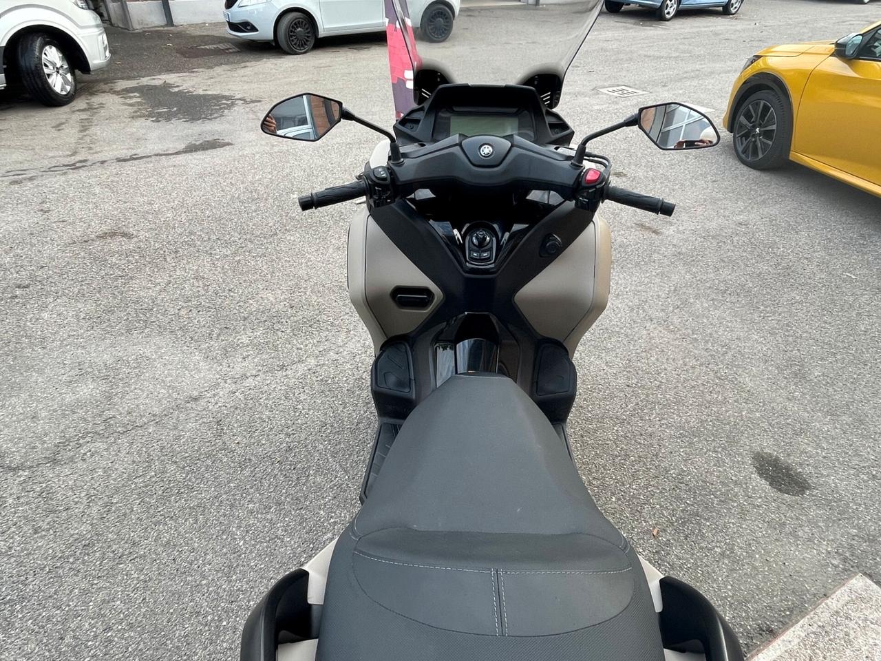 Yamaha Tricity 300- SOLO 7000 KM