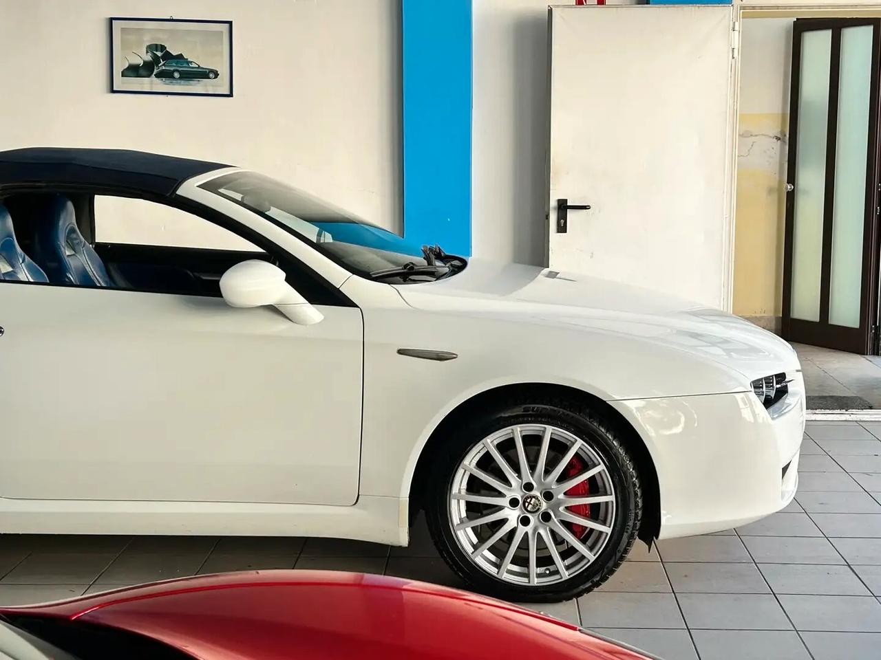 Alfa Romeo Spider 2.4 JTDm 200CV Q-Tronic