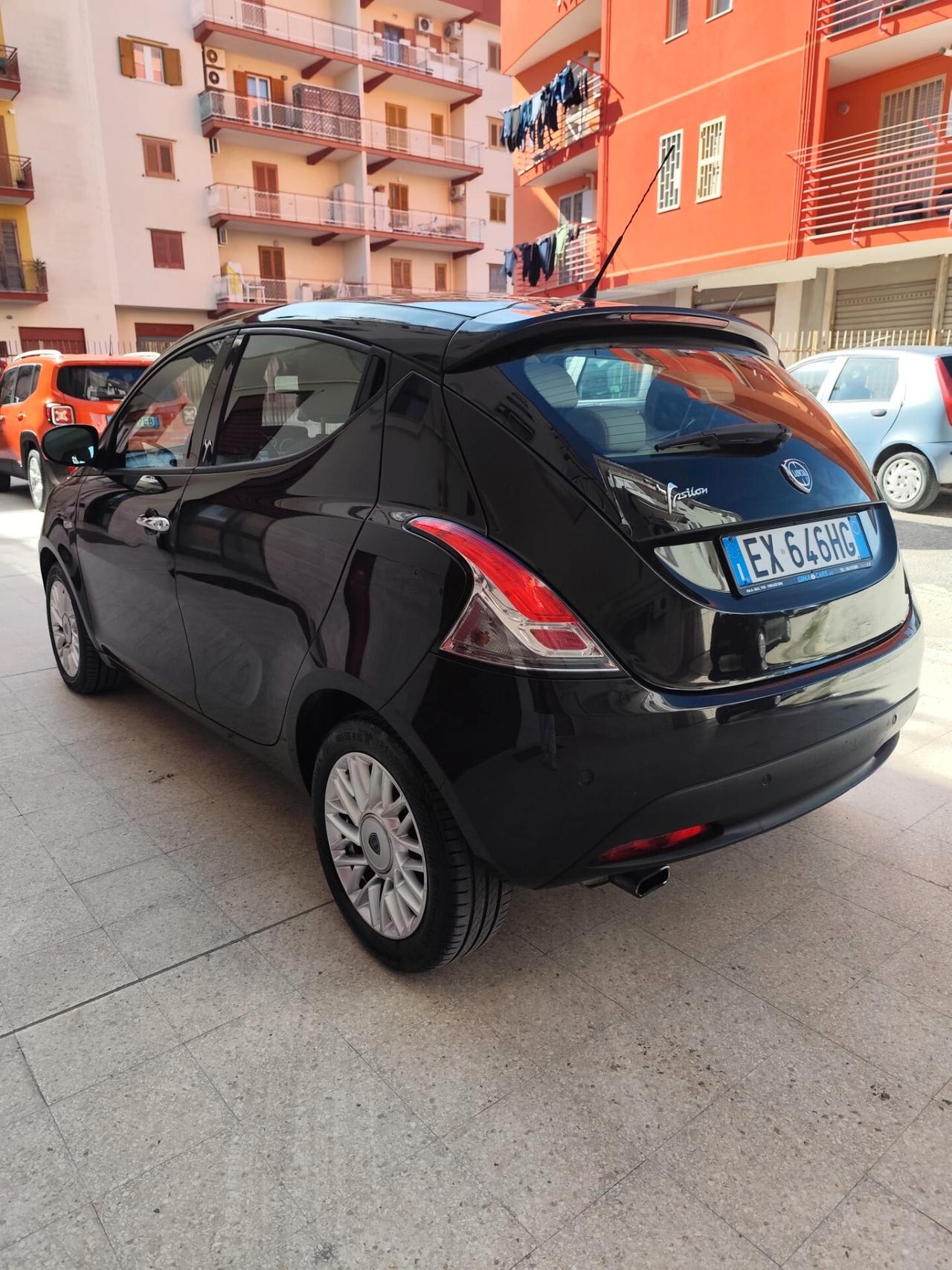 Lancia Ypsilon 1.3 MJT 95 CV 5 porte S&S Platinum
