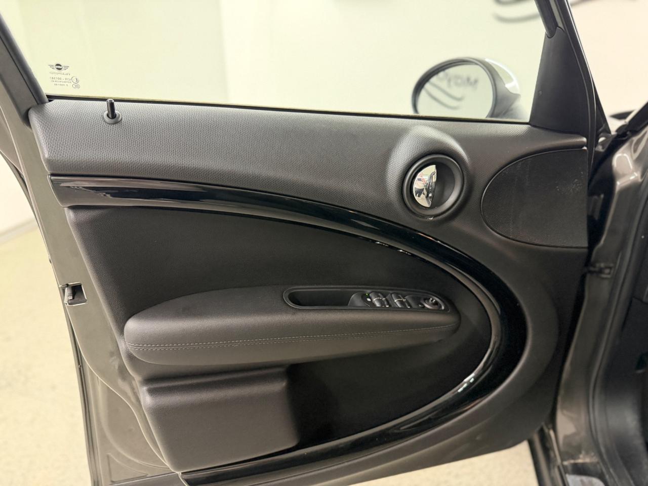 Mini Cooper D COUNTRYMAN(anno 2013)