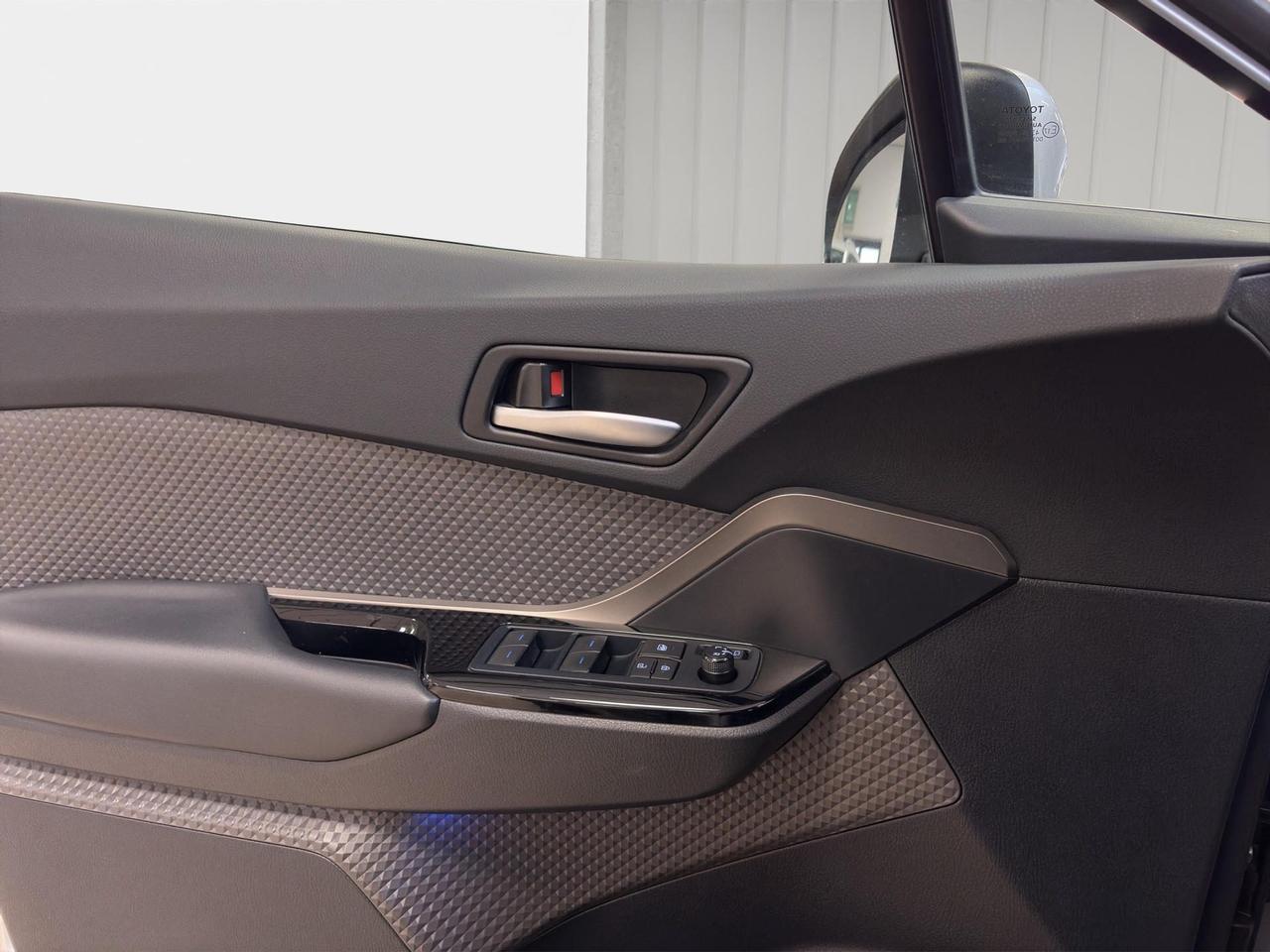 Toyota C-HR 1.8h Lounge e-cvt