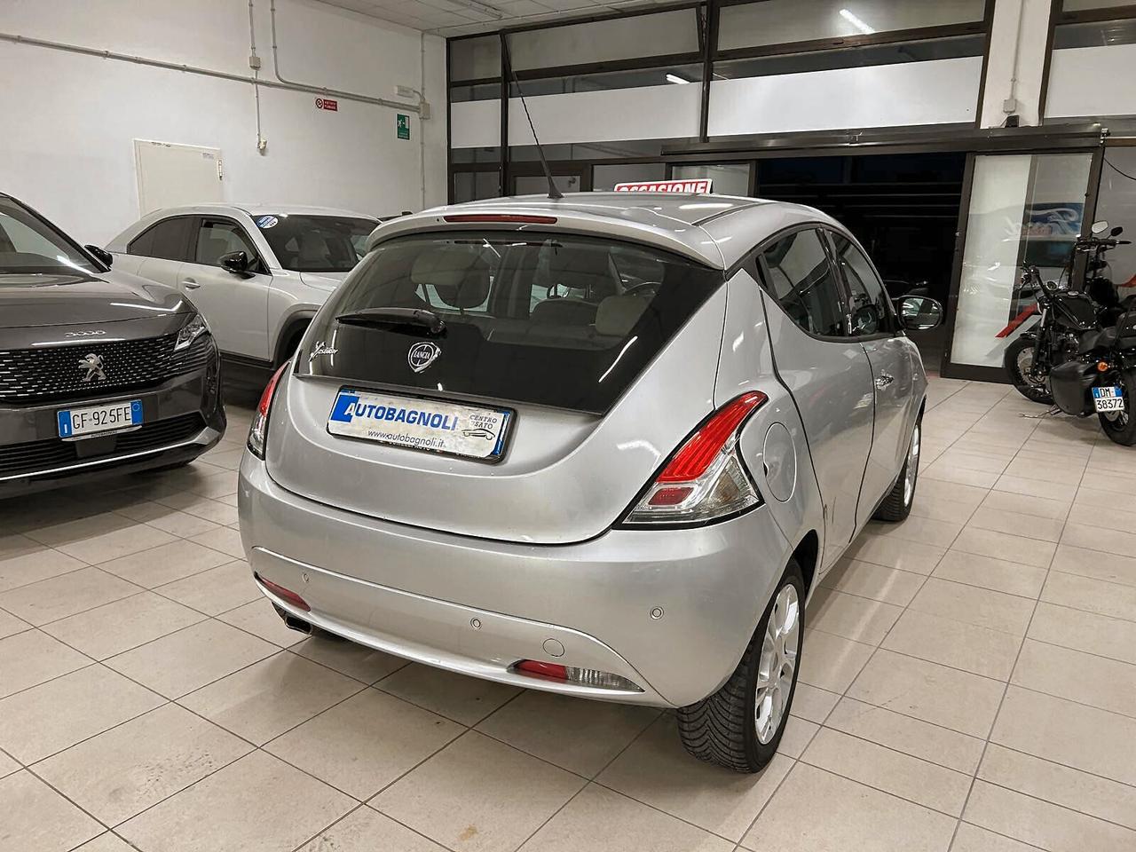 Lancia Ypsilon GOLD 1.2 69 CV 5 porte NEOPATENTATI