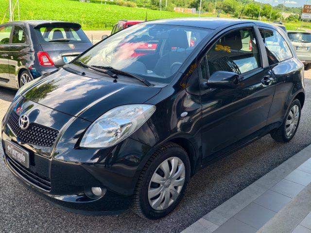 TOYOTA Yaris 1.3 3 porte Navi OK NEOPATENTATI