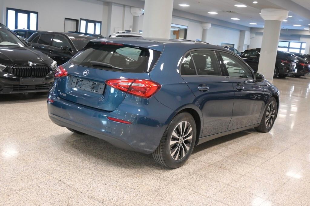 MERCEDES-BENZ A 160 109CV 6M. BUSINESS SOLUTION ( NAVI PREMIUM - CRUISE - PARK ASSIST - TELECAMERA POST. )