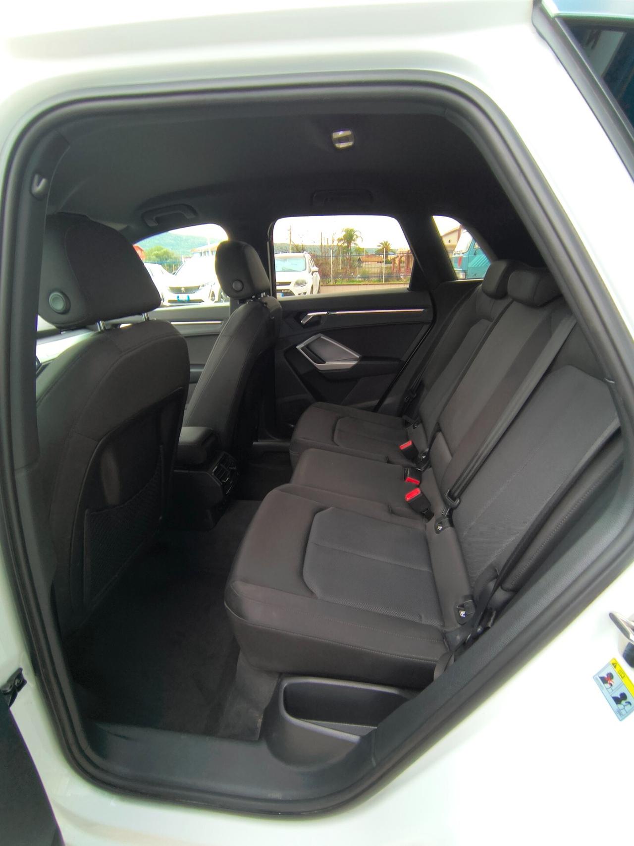 Audi Q3 35 TDI S tronic Business Advanced