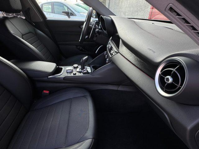 ALFA ROMEO Giulia 2.2 160 CV AT8 Executive Ambient Lighting/adaptive