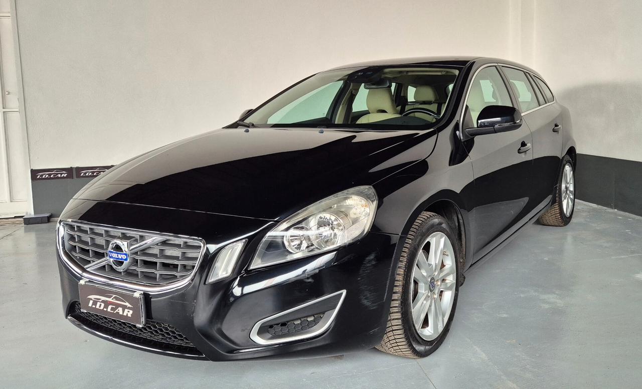 Volvo V60 D2 1.6 Powershift Summum