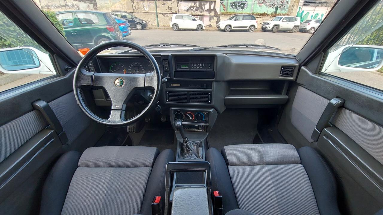 Alfa Romeo 75 2.0i T.S. ASN (3500 ESEMPLARI)