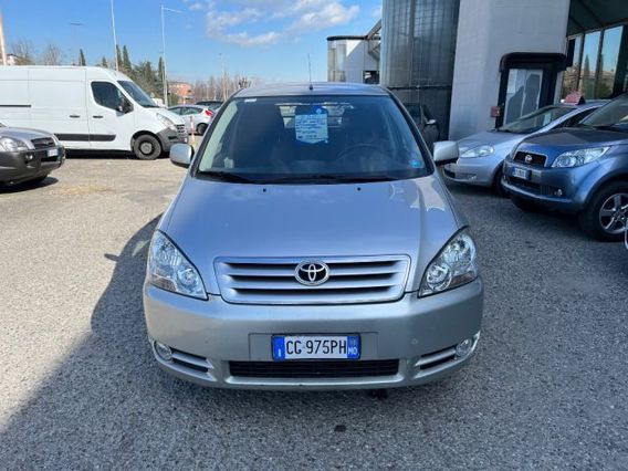 TOYOTA Avensis Verso 2.0 Tdi D-4D cat