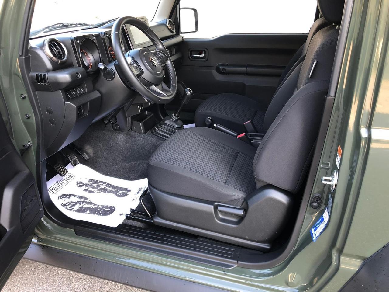 Suzuki Jimny 1.5 5MT Top