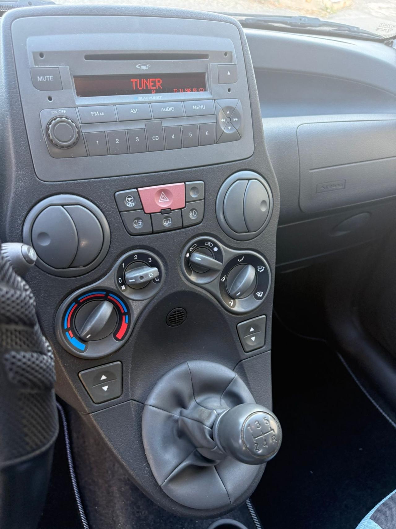 FIAT PANDA 1.2 BENZ METANO NEOPATENTATI