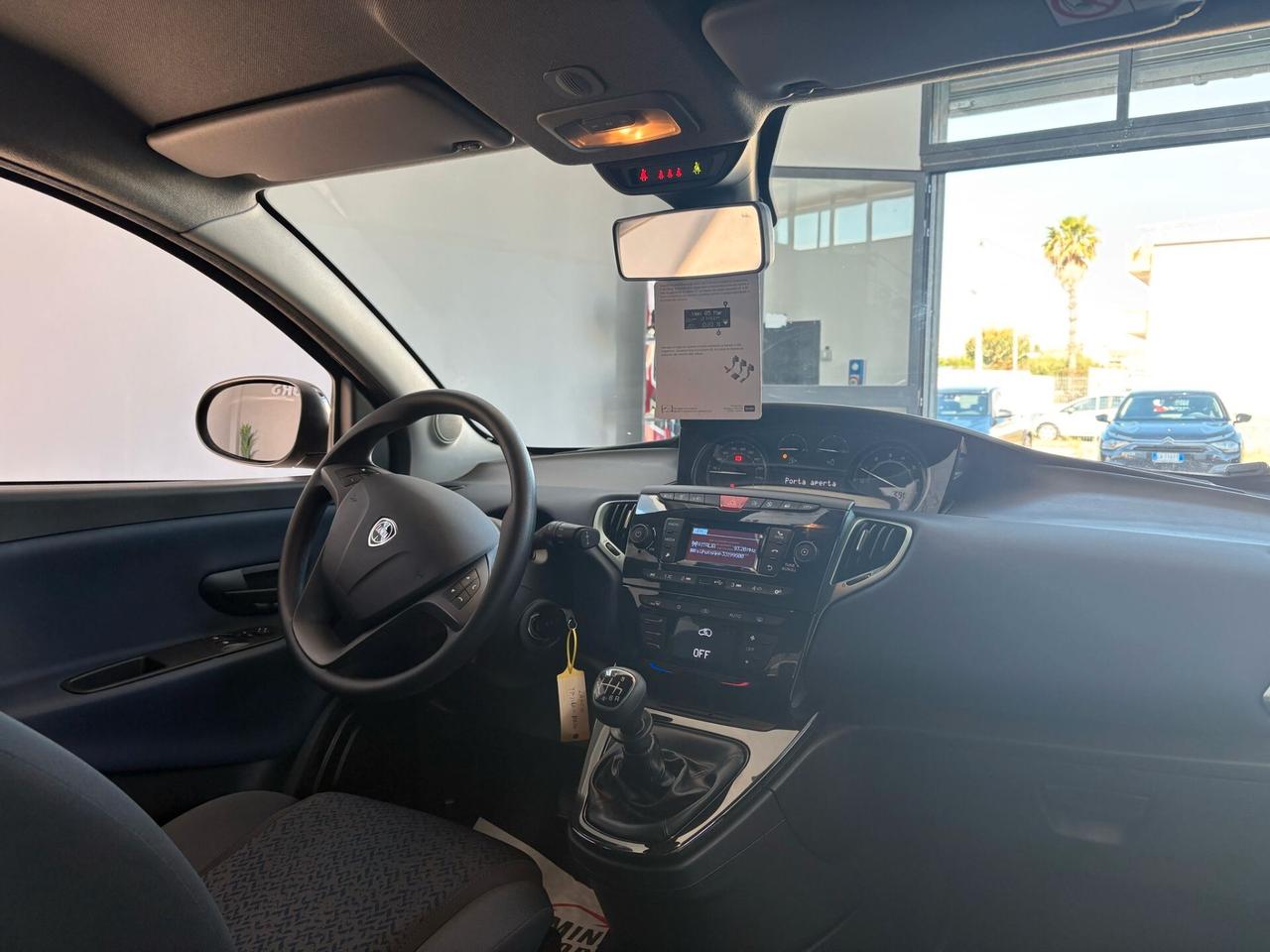 Lancia Ypsilon 1.0 FireFly 5 porte S&S Hybrid Oro