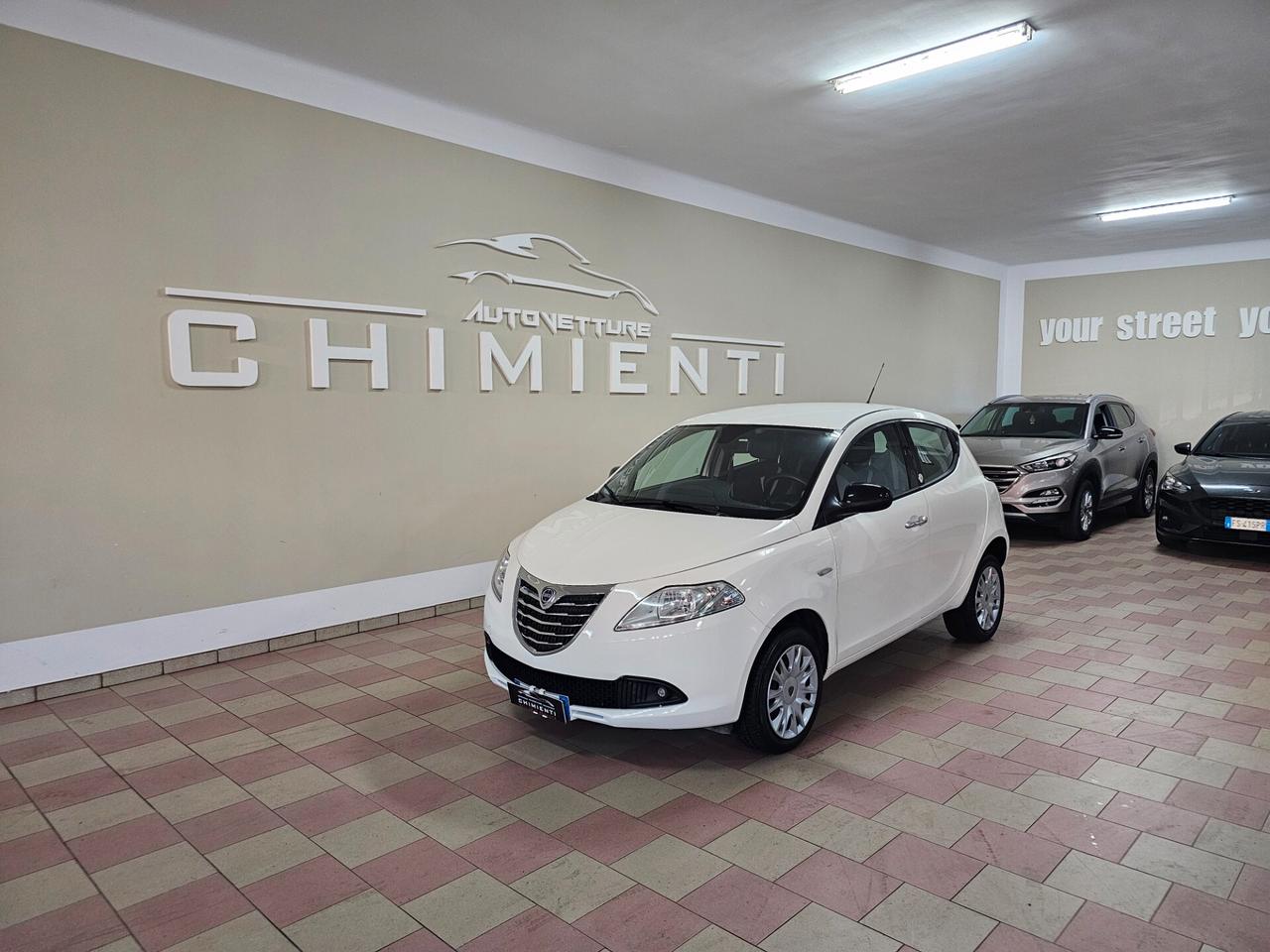 Lancia Ypsilon 0.9 TwinAir 85 CV 5 porte Metano Ecochic Gold