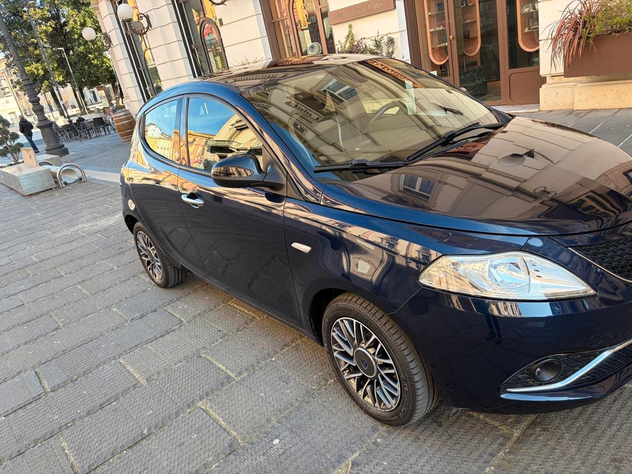 Lancia Ypsilon 1.2 69 CV 5 porte GPL Ecochic Gold NEOPATENTATI