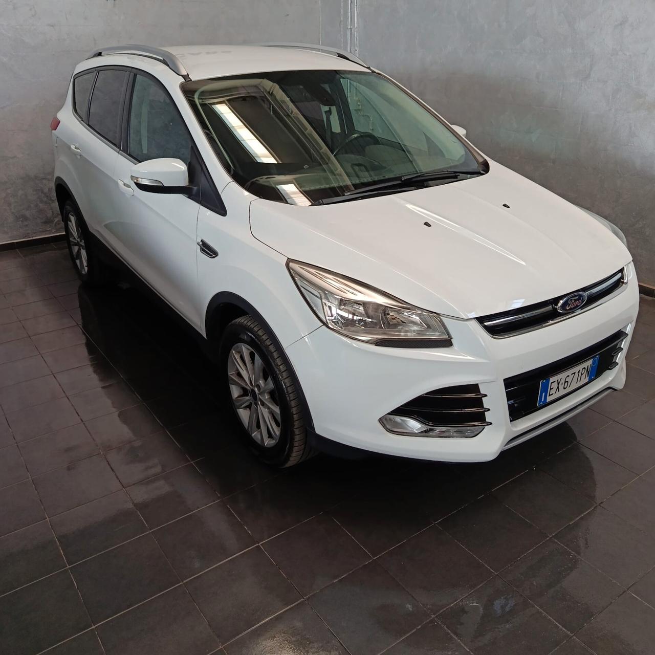 Ford KUGA 2.0 TDCI 4X4 TITANIUM EURO 6