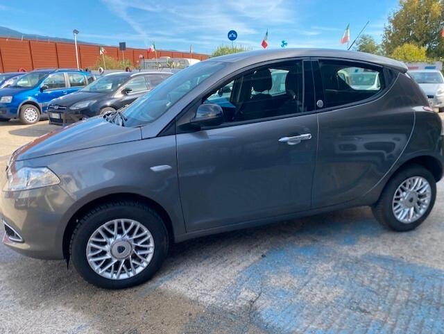 Lancia Ypsilon 0.9 TwinAir 85 CV 5 porte Metano Ecochic Gold