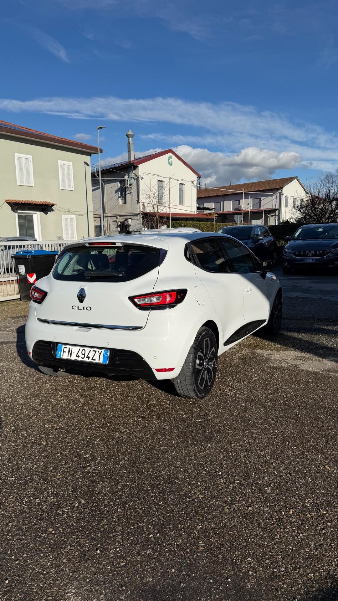 Renault Clio dCi 8V 75 CV Start&Stop 5 porte Energy Duel