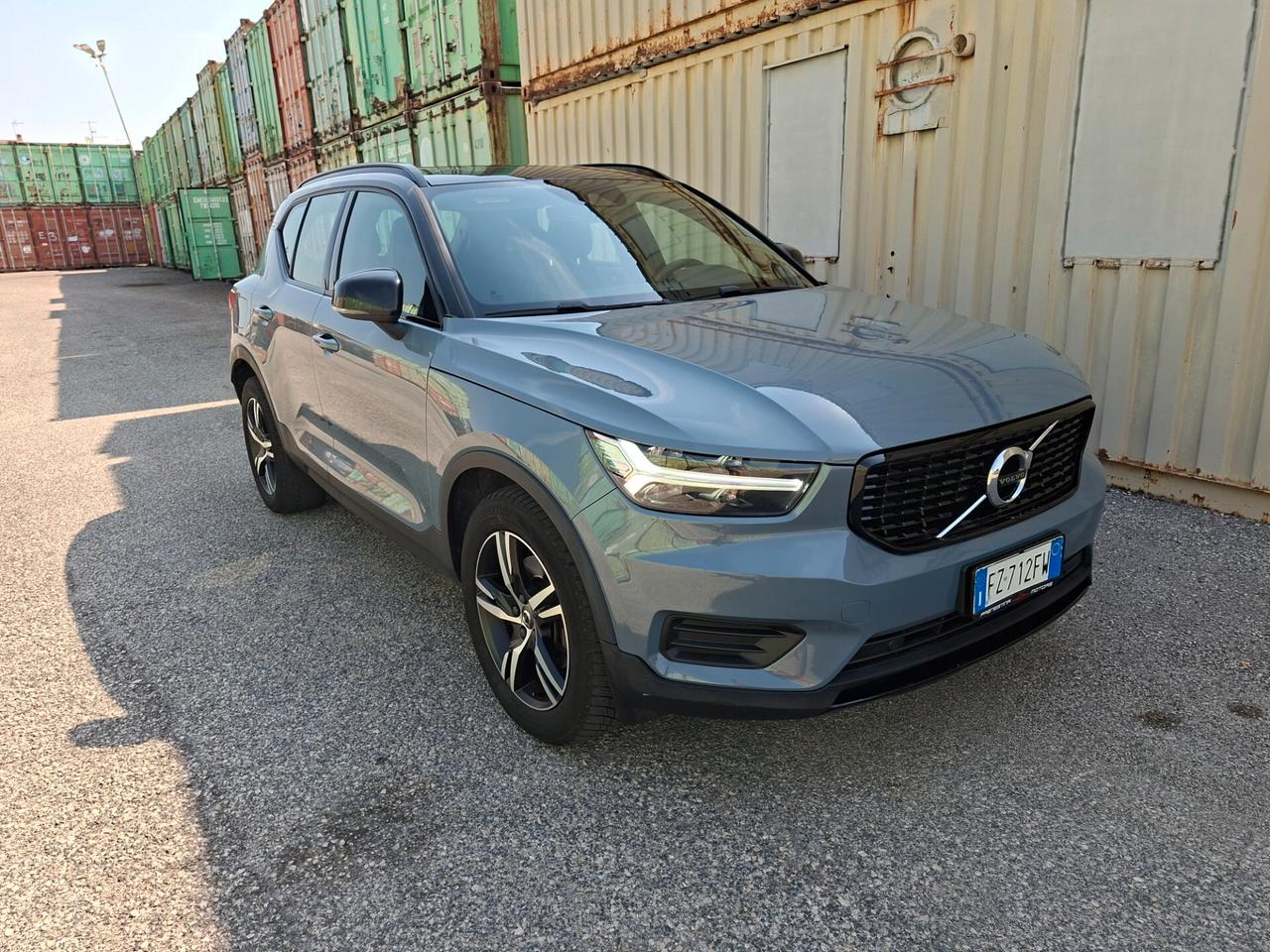 Volvo XC40 2.0 tdi 190cv r Design tetto