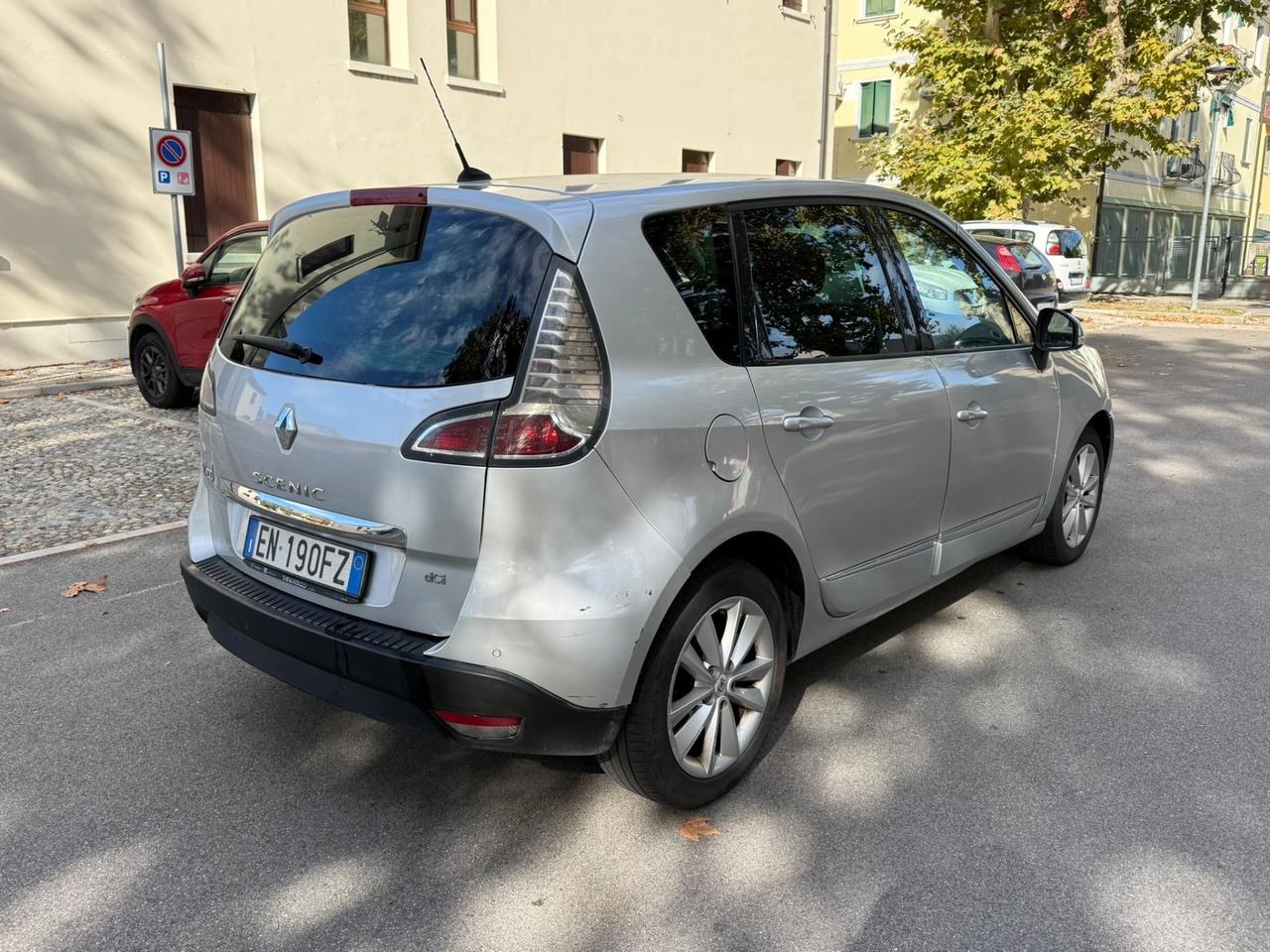 Renault Scenic Scénic XMod 1.5 dCi 110CV EDC Bose