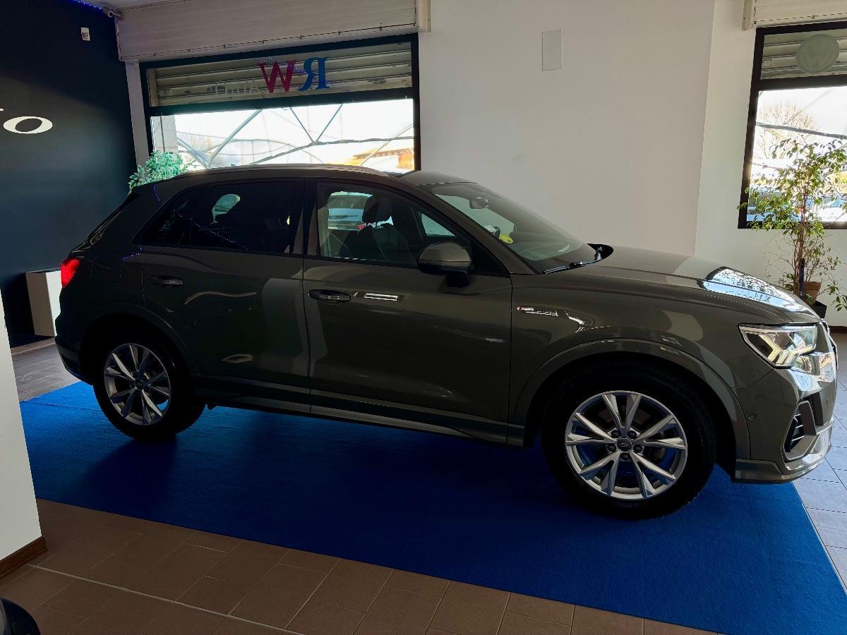 AUDI - Q3 - 35 TDI S tronic S line edition