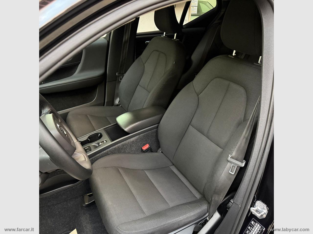 VOLVO XC40 D3 AWD Geartronic Momentum Core