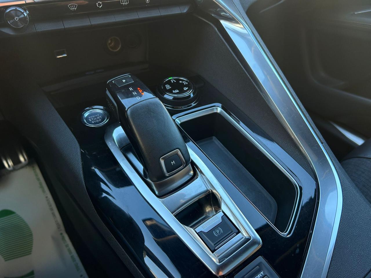 Peugeot 3008 1.5 BlueHDi EAT8 GT-LINE TETTO-2018