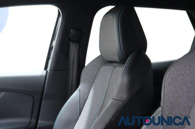 PEUGEOT 3008 HYBRID4 300 E-EAT8 ALLURE PACK