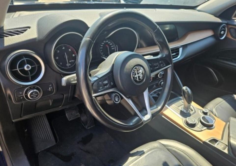 Alfa Romeo Stelvio 2.2 Turbodiesel 180 CV AT8 RWD Super