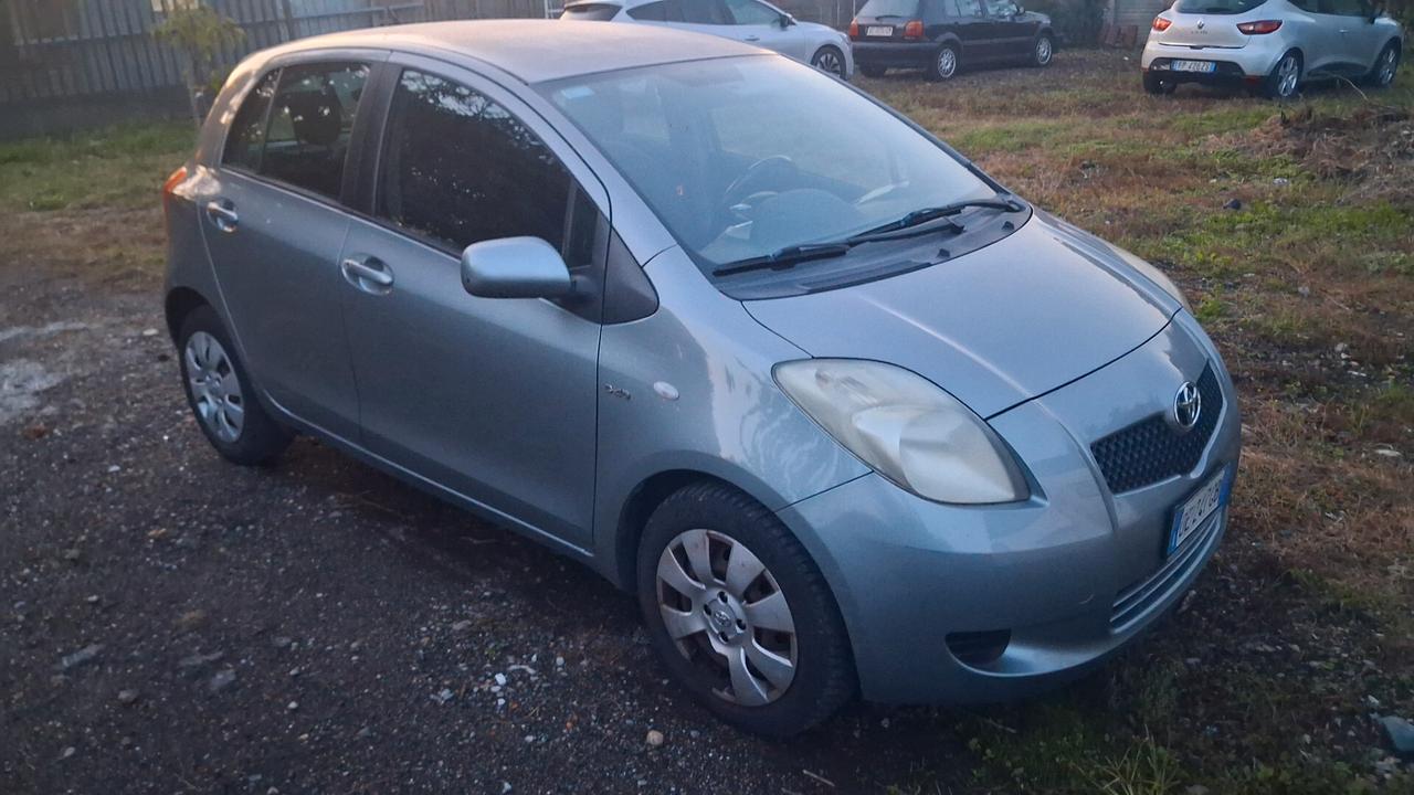 Toyota Yaris 1400 D SOL 90 CV