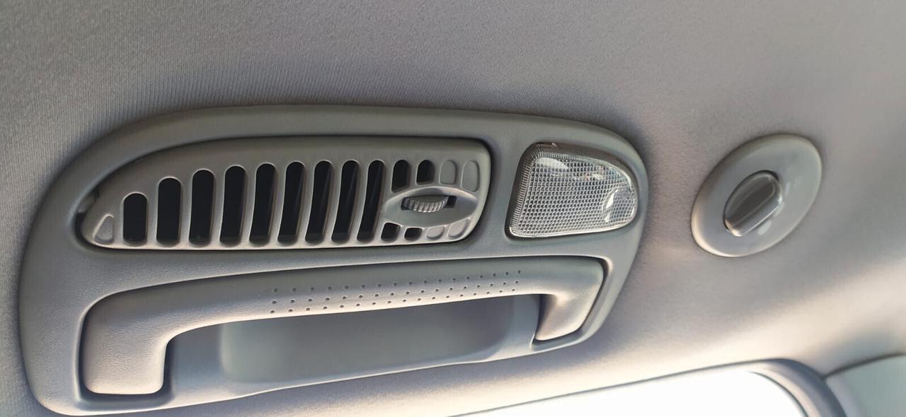 Kia Carnival 2.9 16V CRDi cat Class