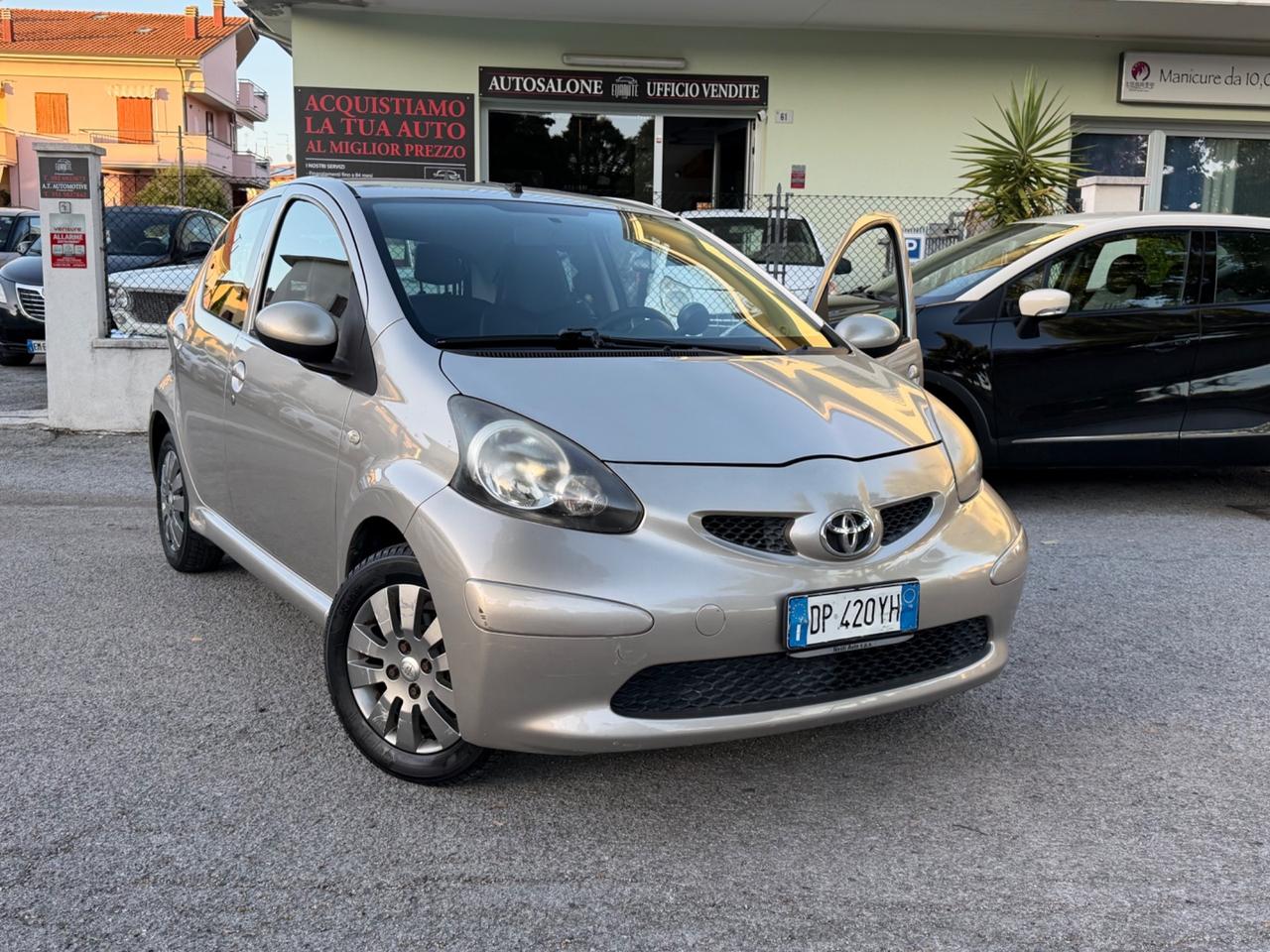 Toyota Aygo 1.0 12V VVT-i 5 porte Sol