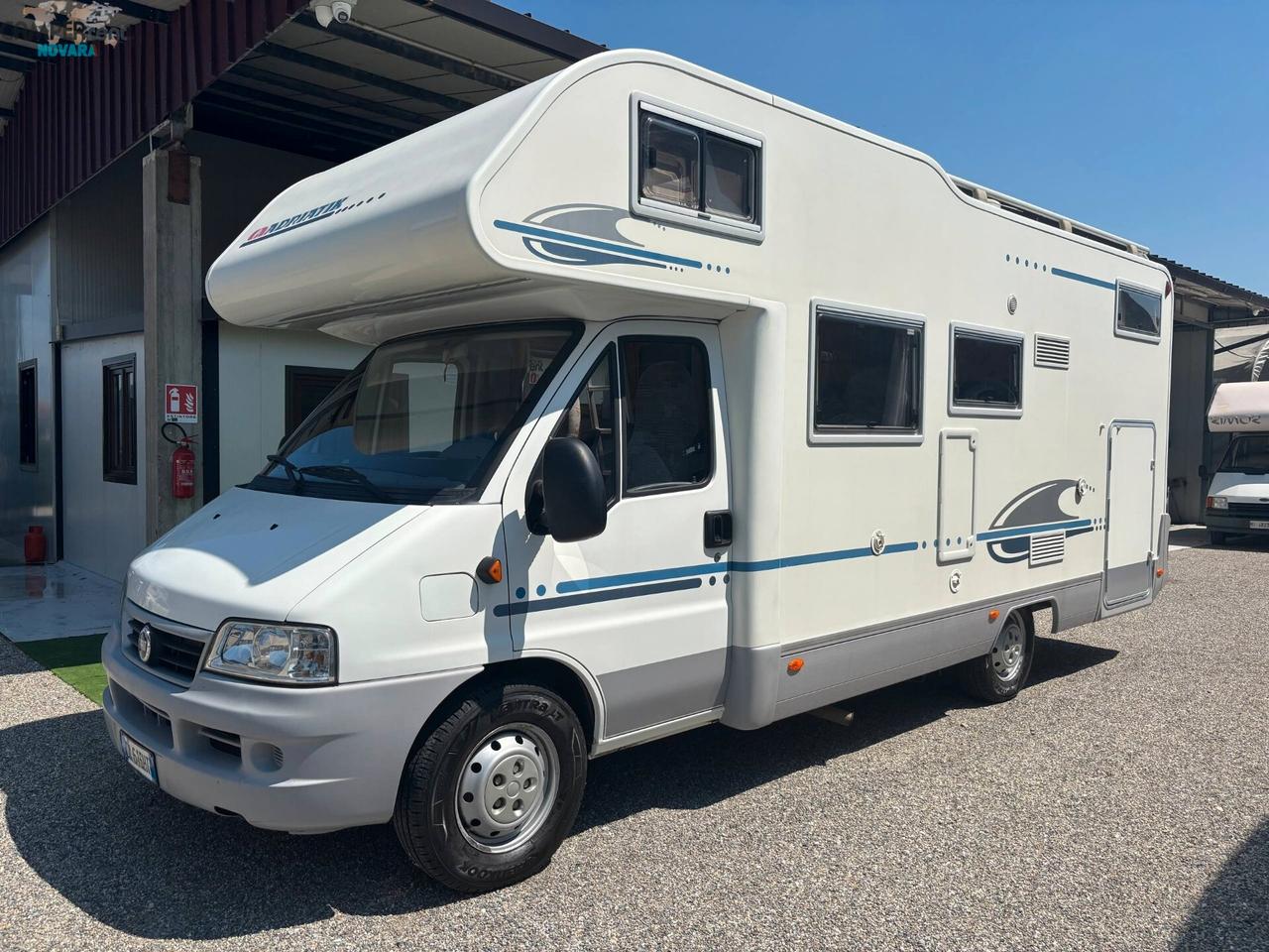 ADRIA ADRIATIK CORAL 680 SK - Mansardato con letti a castello in coda