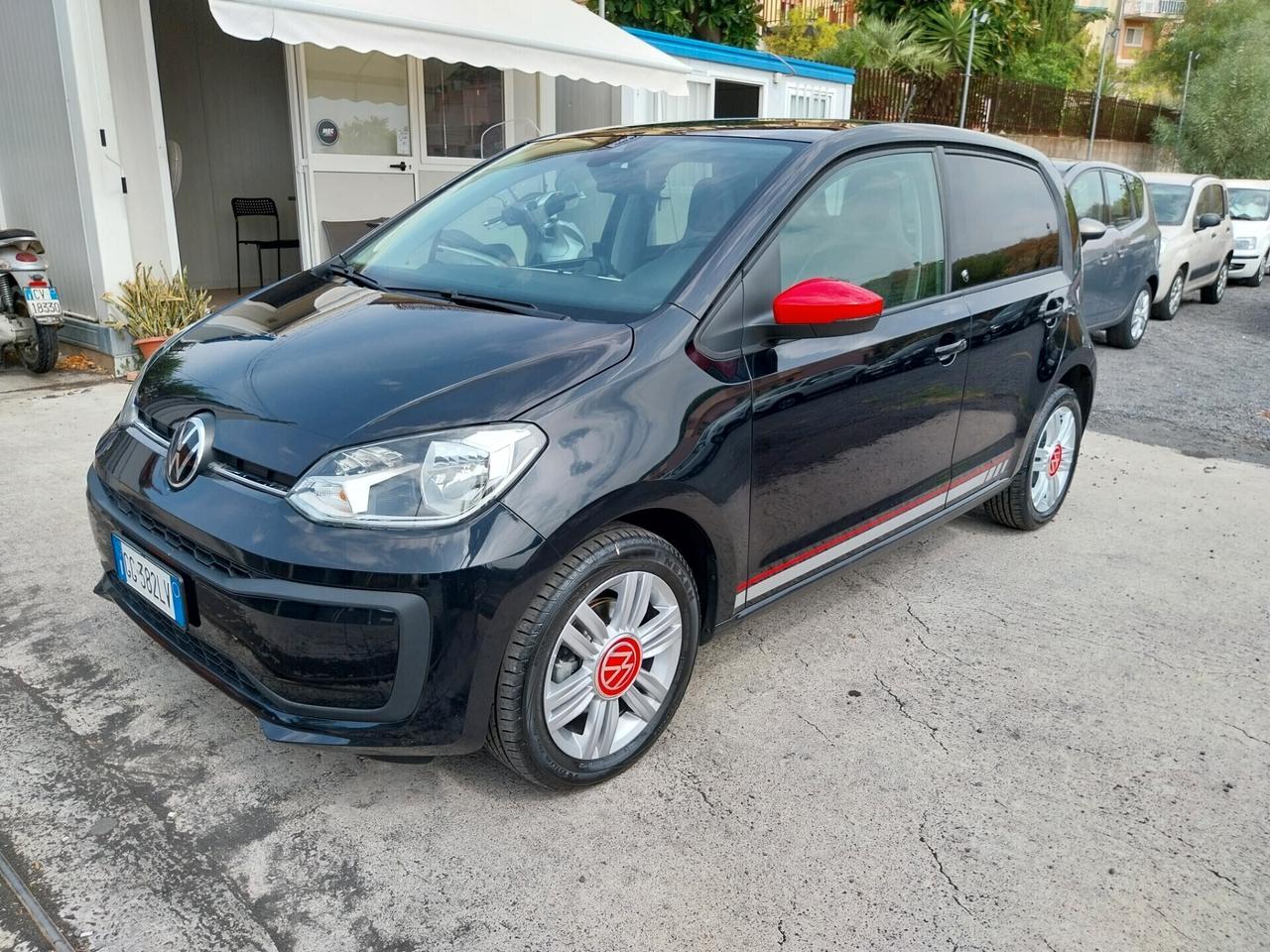 VOLKSWAGEN UP BENZINA SERIE SPECIALE BEATSAUDIO