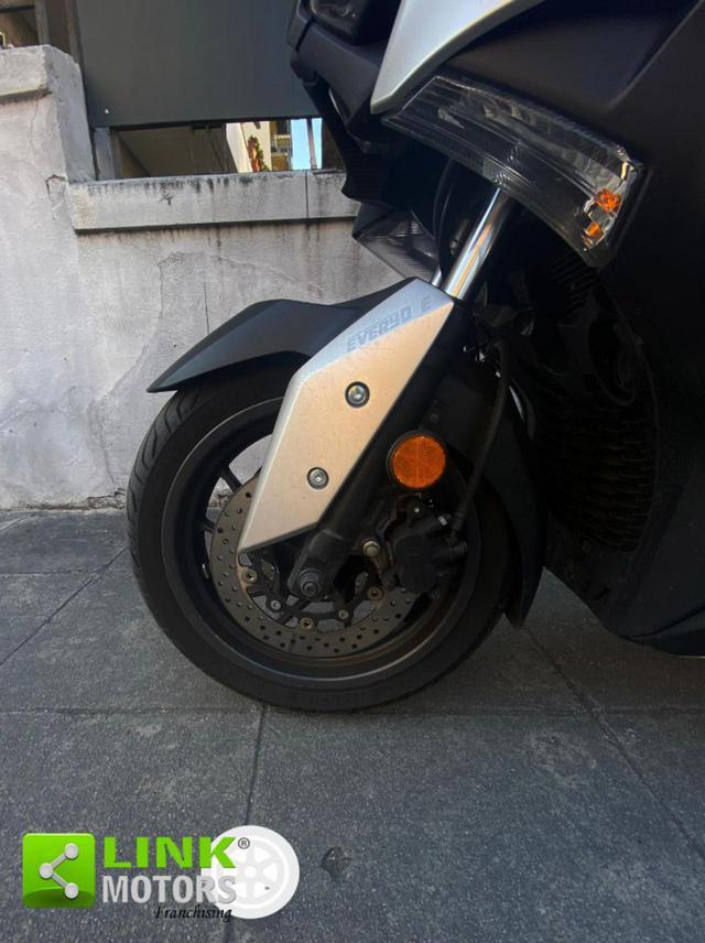 YAMAHA X-Max 400 Iron Abs
