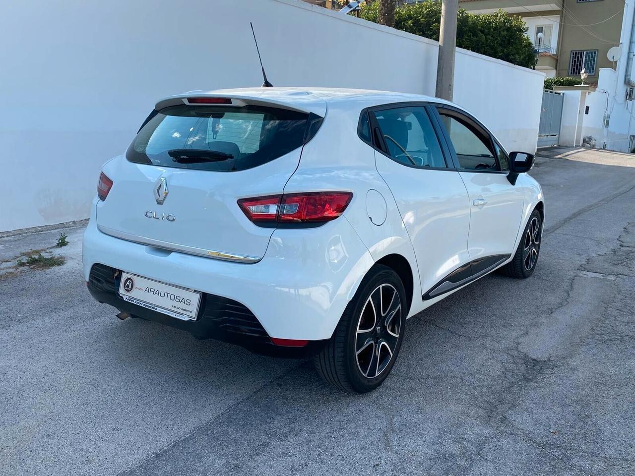 Renault Clio 1.2 75CV 5 Porte Costume National