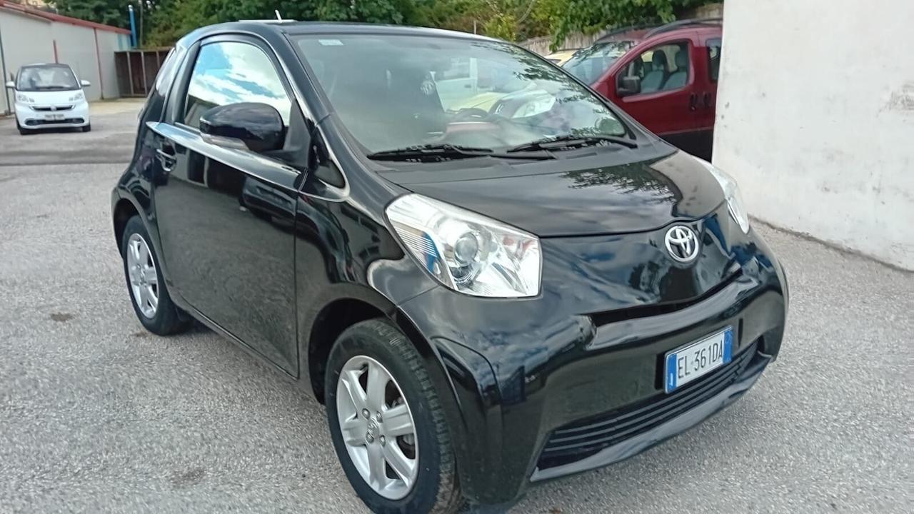 Toyota iQ-1.0 benz-cambio manuale -full-2012