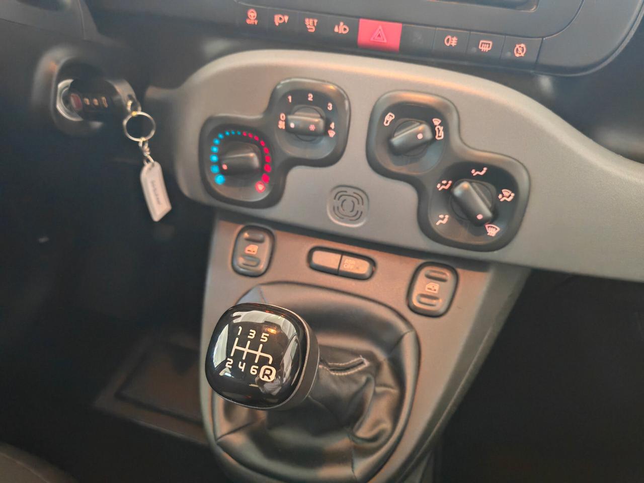 Fiat Panda AUTOCARRO N1 4 posti Van Hybrid City Cross