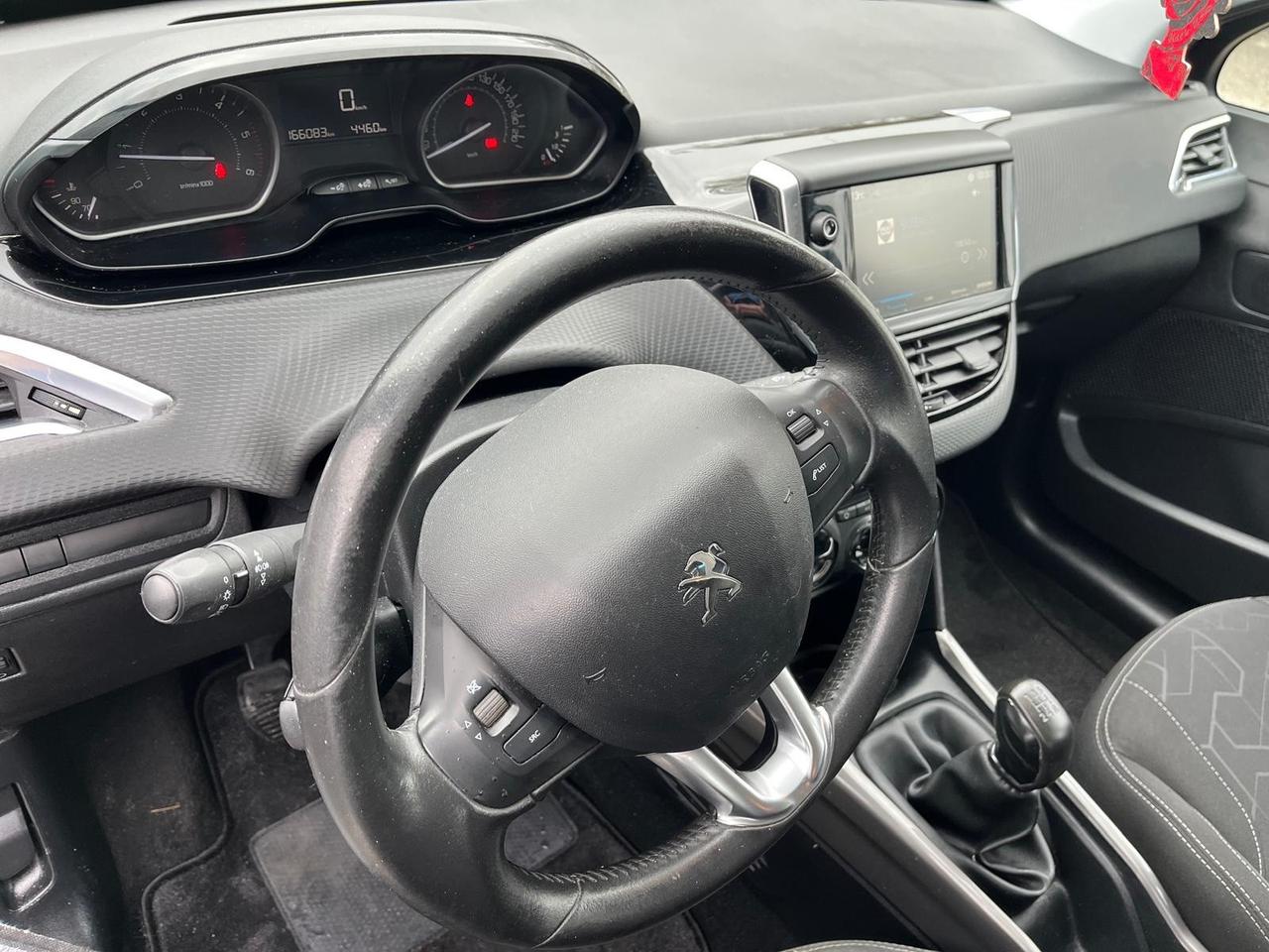 Peugeot 2008-1.6 blue hdi-full-2018