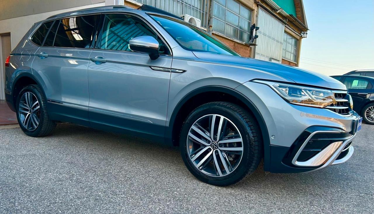 Volkswagen Tiguan Allspace Tiguan Allspace 2.0 TDI 200 CV SCR DSG 4MOTION 7 posti TETTO APRIBILE