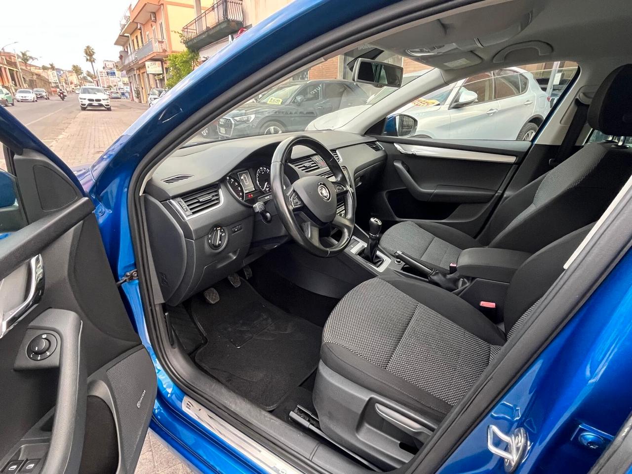 Skoda Octavia 1.6 TDI CR 105 CV Wagon Elegance