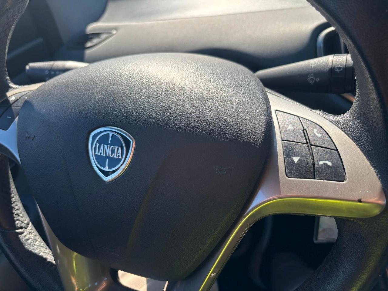 Lancia Ypsilon 1.0 FireFly 5 porte S&S Hybrid Gold