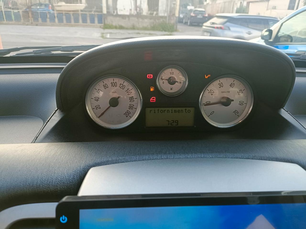 Lancia Ypsilon 1.3 MJT 90 CV Oro Plus