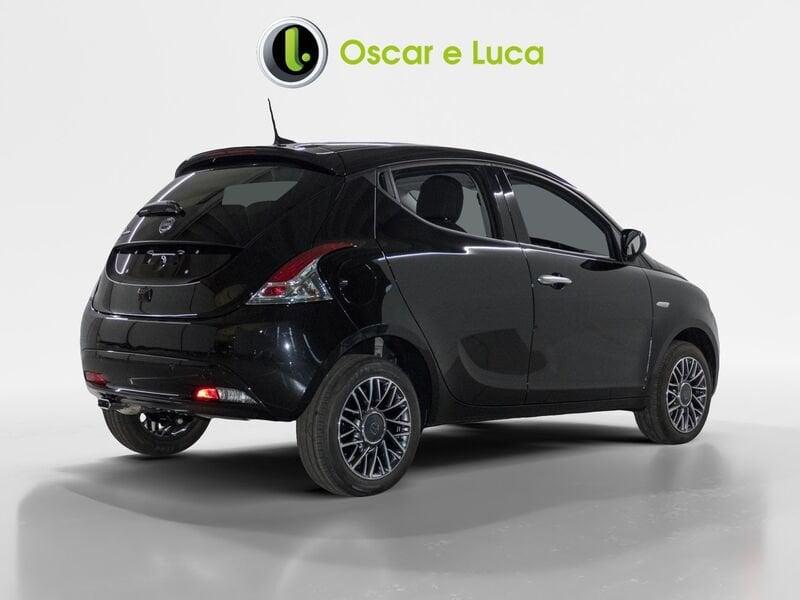 Lancia Ypsilon 1.0 hybrid platino 70cv PROMO