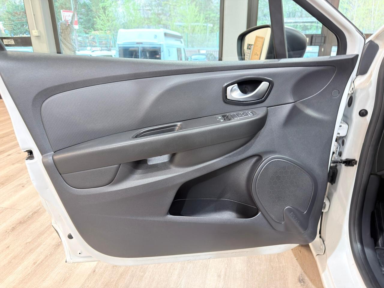 RENAULT CLIO VAN 1.5dci 75cv AUTOCARRO 2POSTI