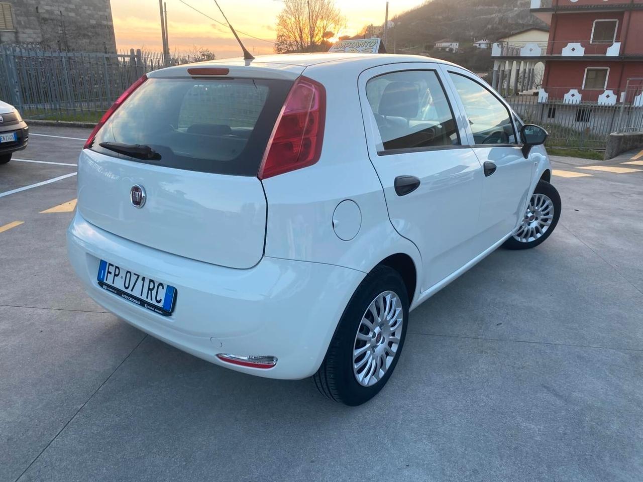 Fiat Punto benz/GPL 1.4 fire 77 CV Street 2018