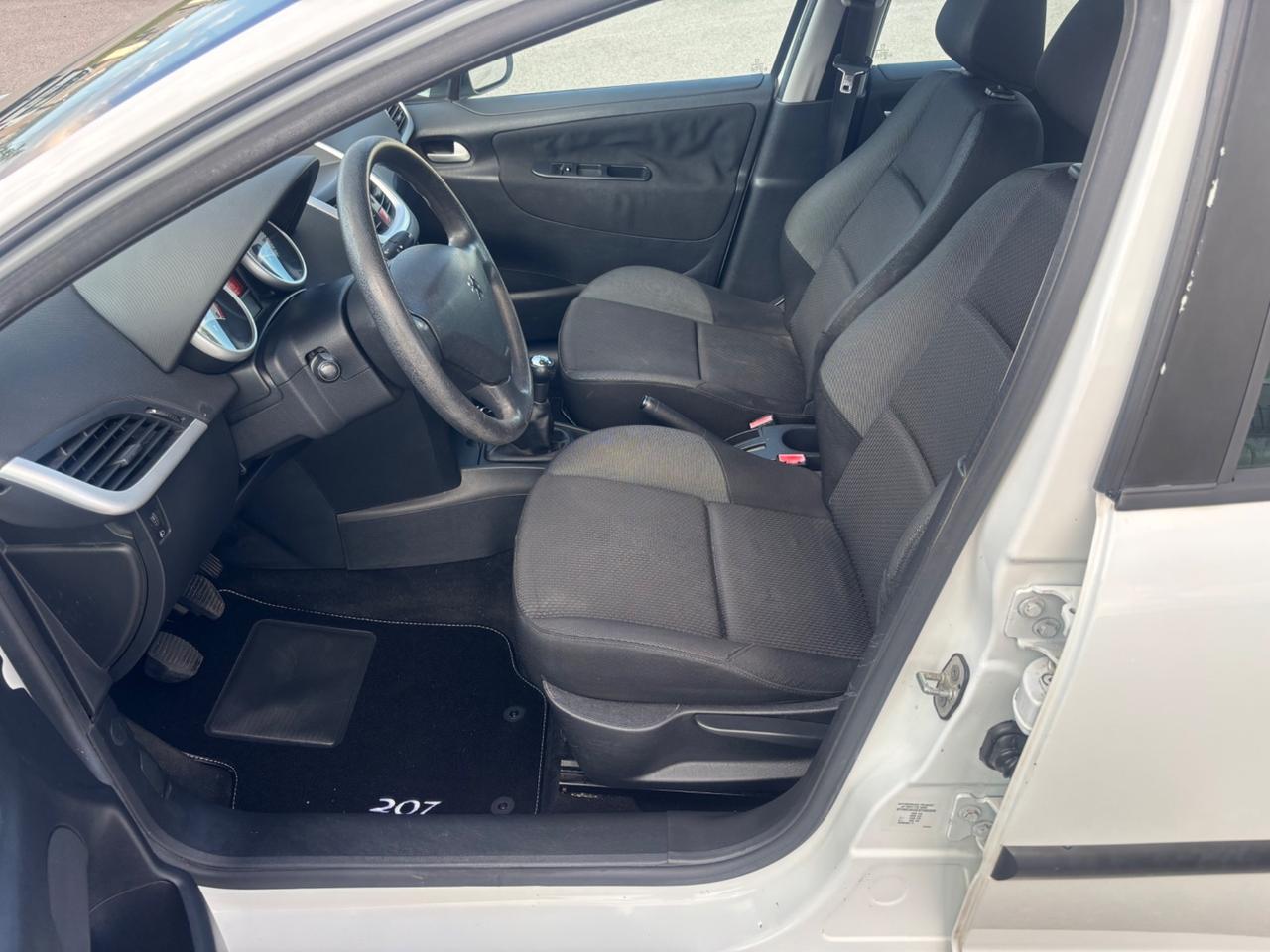 Peugeot 207 1.4 HDi 70CV 5p. Energie Sport