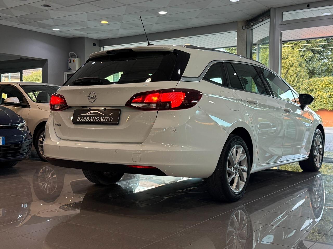 Opel Astra Sports Tourer 1.5 cdti Business Elegance