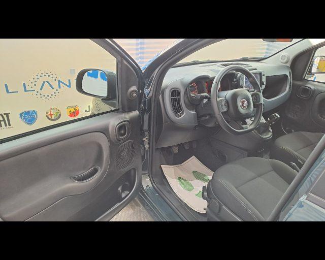 FIAT New Panda 1.0 firefly hybrid Cross s&s 70cv 5p.ti